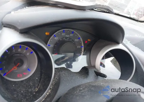 2013 Honda Fit z USA, uszkodzony, nr VIN JHMGE8H39DC067504